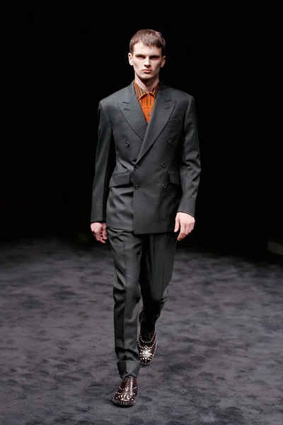 Look 33